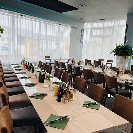 STEELHOUSE Hotel Trinec Buitenkant foto