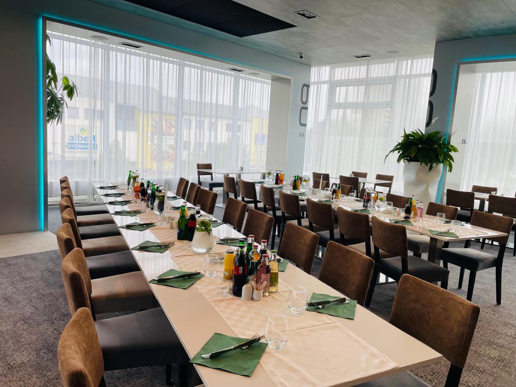 STEELHOUSE Hotel Trinec Buitenkant foto