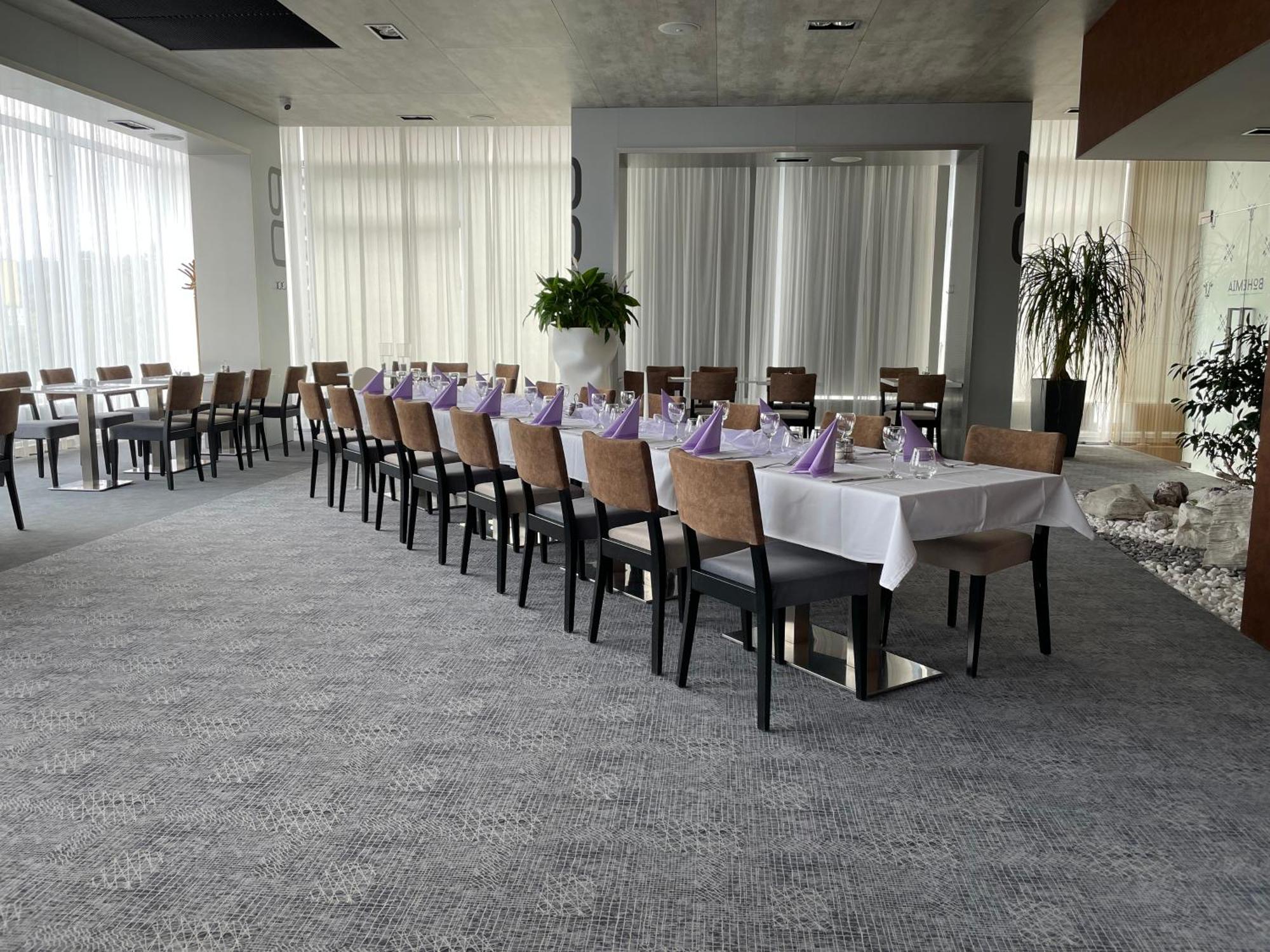 STEELHOUSE Hotel Trinec Buitenkant foto