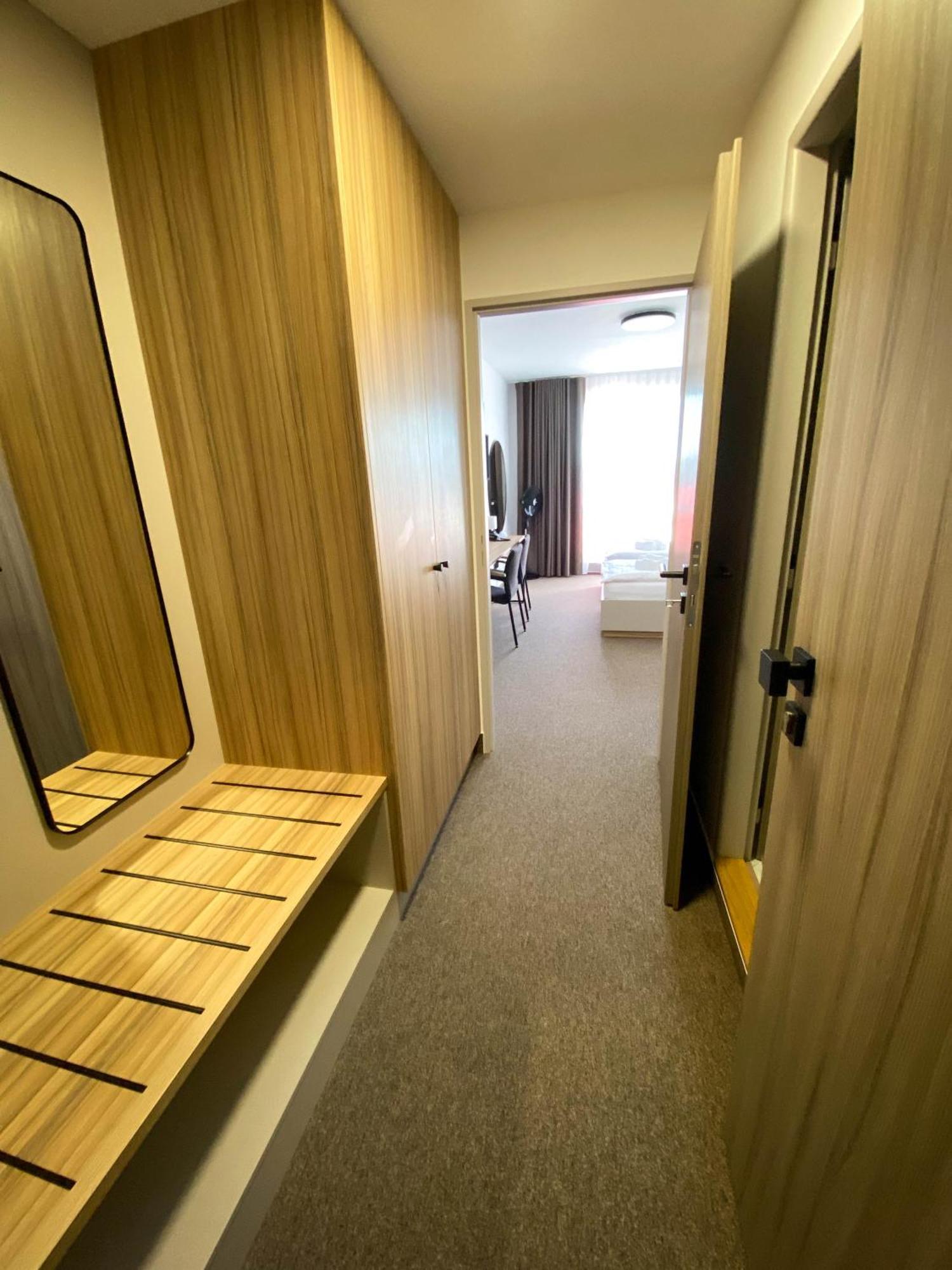 STEELHOUSE Hotel Trinec Buitenkant foto