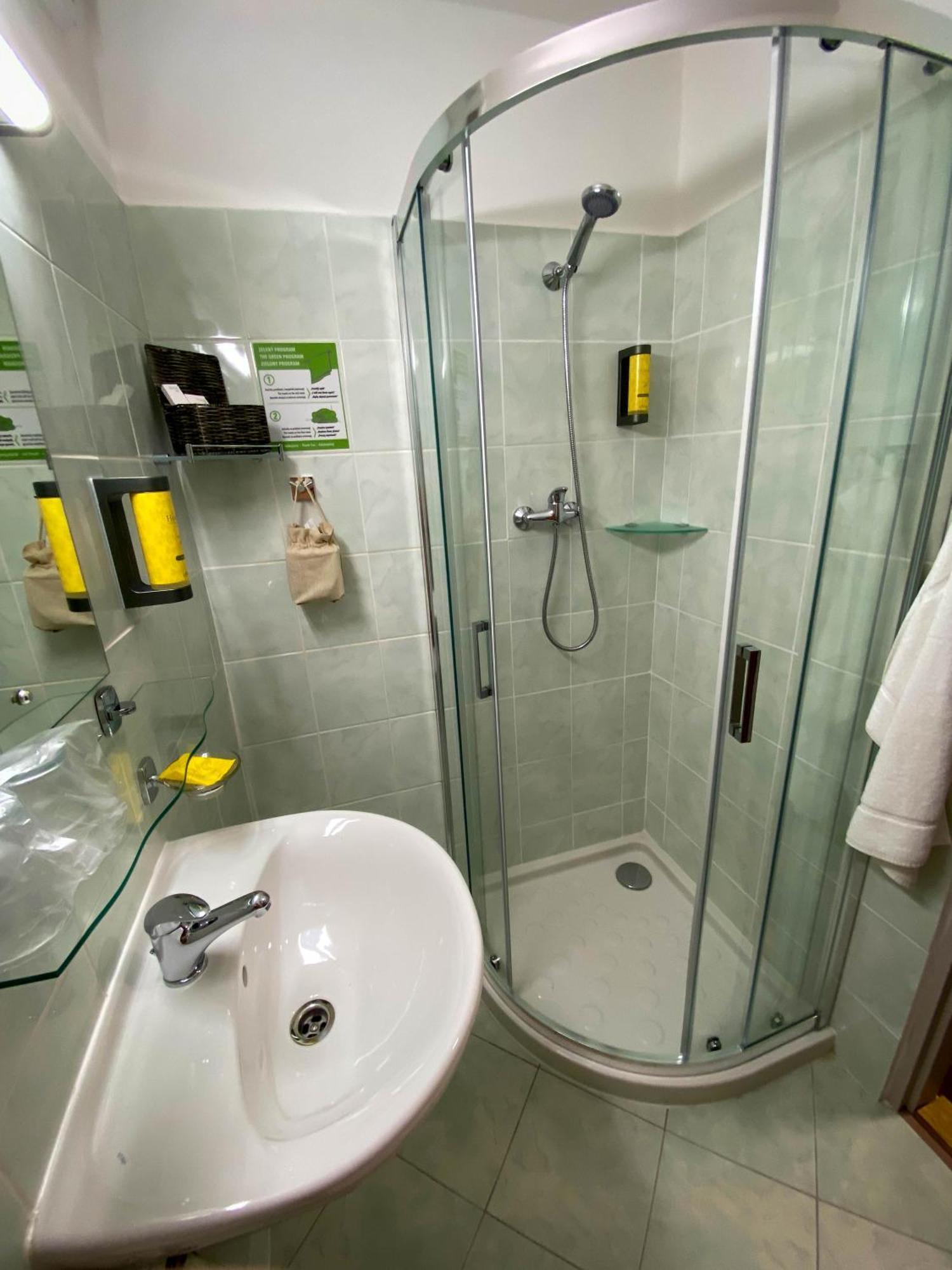 STEELHOUSE Hotel Trinec Buitenkant foto